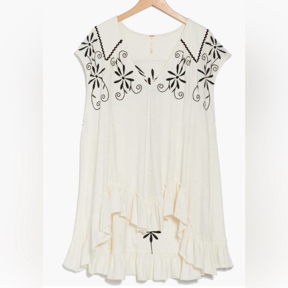 Embroidered White and Black Women's Top - Picture 7 of 10